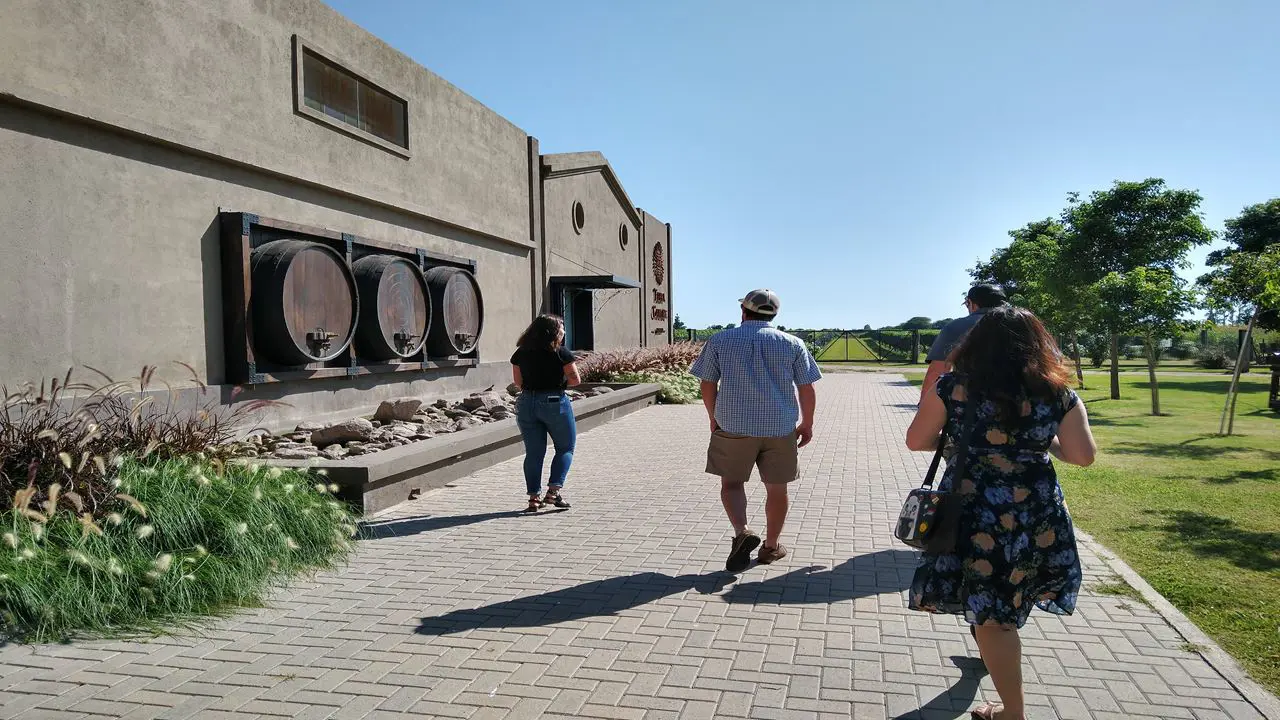 What to do in Colonia Caroya: winery guide, history and gastronomy